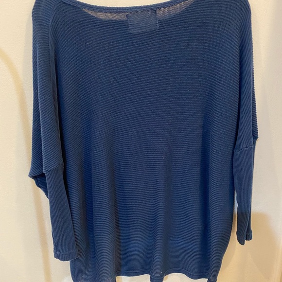 Blue long sleeve - Picture 2 of 3